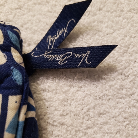 Vera Bradley Wristlet - Picture 4 of 5